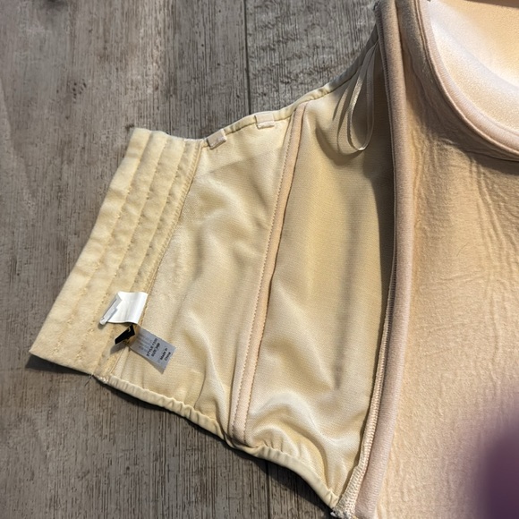 Q-T Strapless Cream Bustier Shaper-size 36B - Picture 6 of 10
